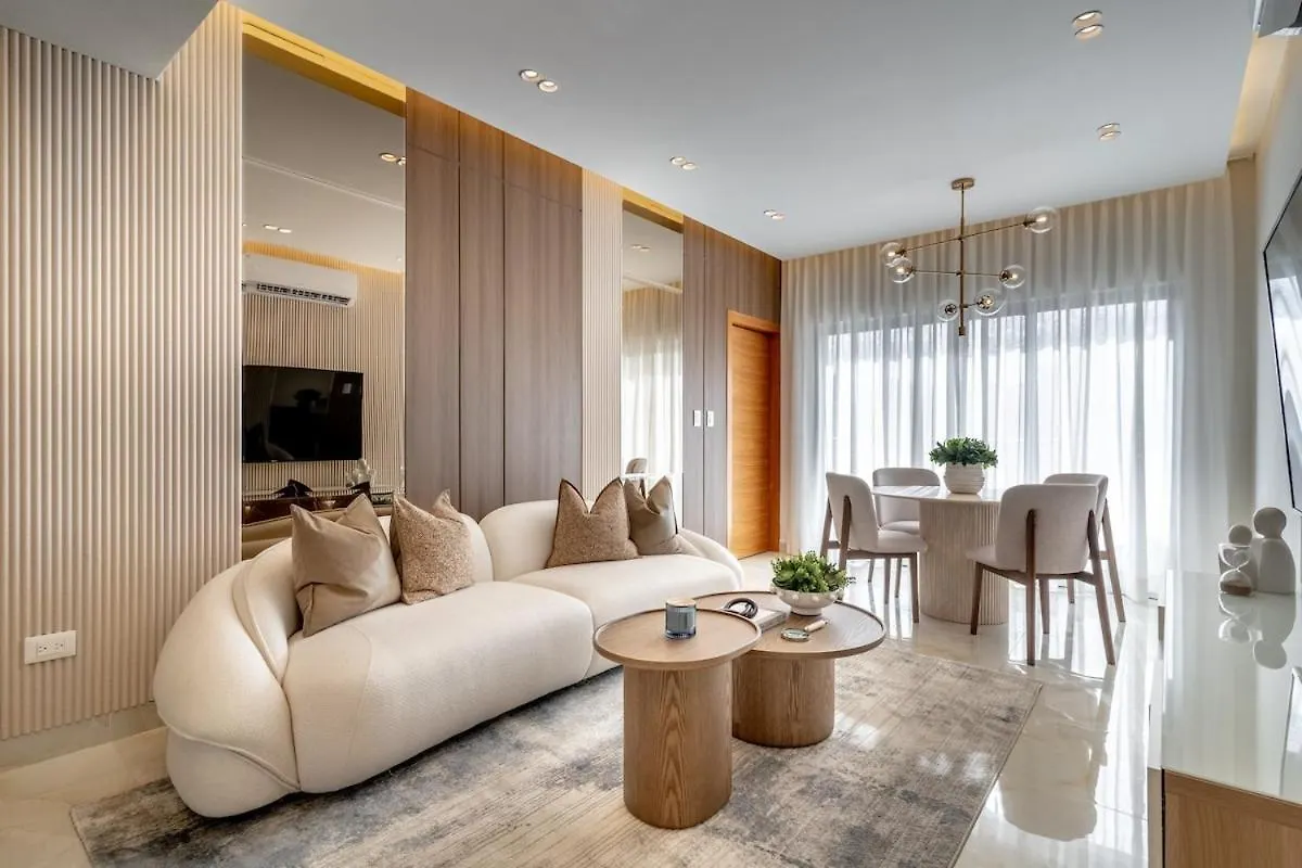 Luxury Apt City Views In The Center Of The City contacts